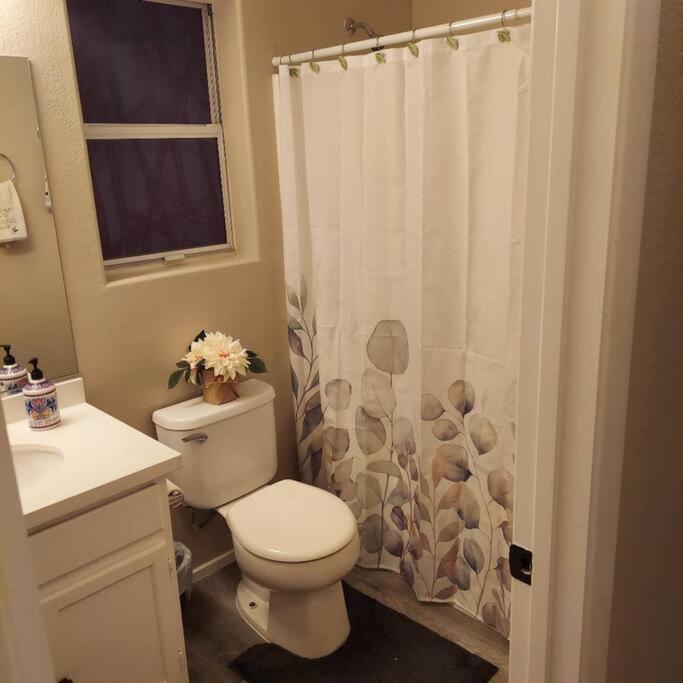 New Beautifully Remodeled Home In Las Vegas Eksteriør billede